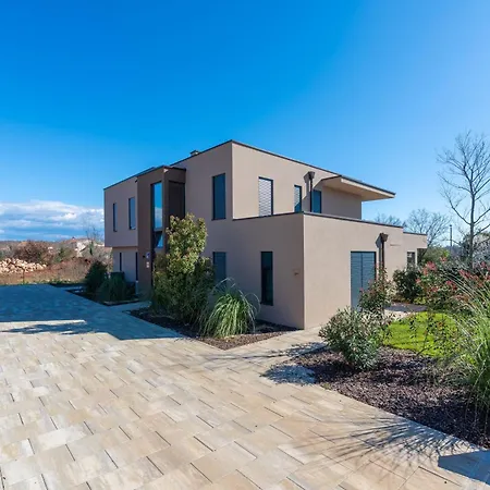Querchus 9 With Private Pool *