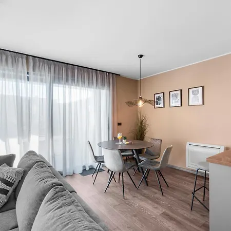 Querchus 9 With Private Pool شقة