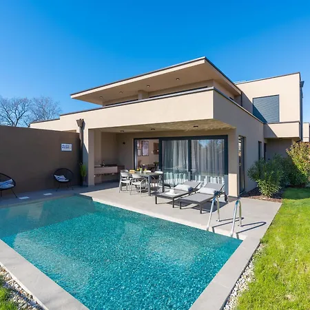 Querchus 9 With Private Pool Apartment *